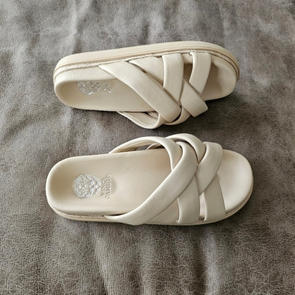 Vince Camuto Chavelle Slide Sandals. - Picture 2 of 6